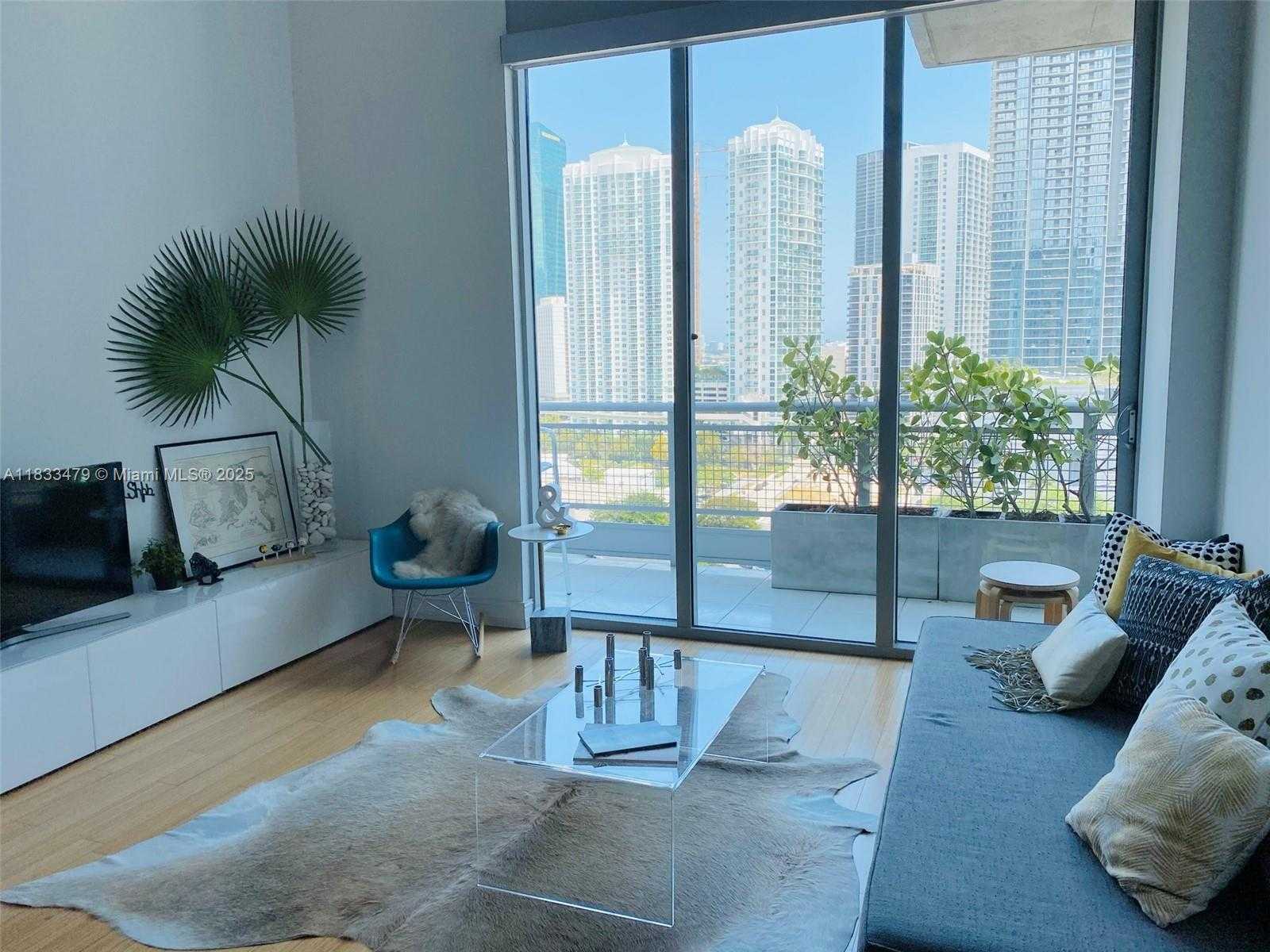 Small Image of 690 SOUTH WEST 1ST CT #1906, Miami Number 2