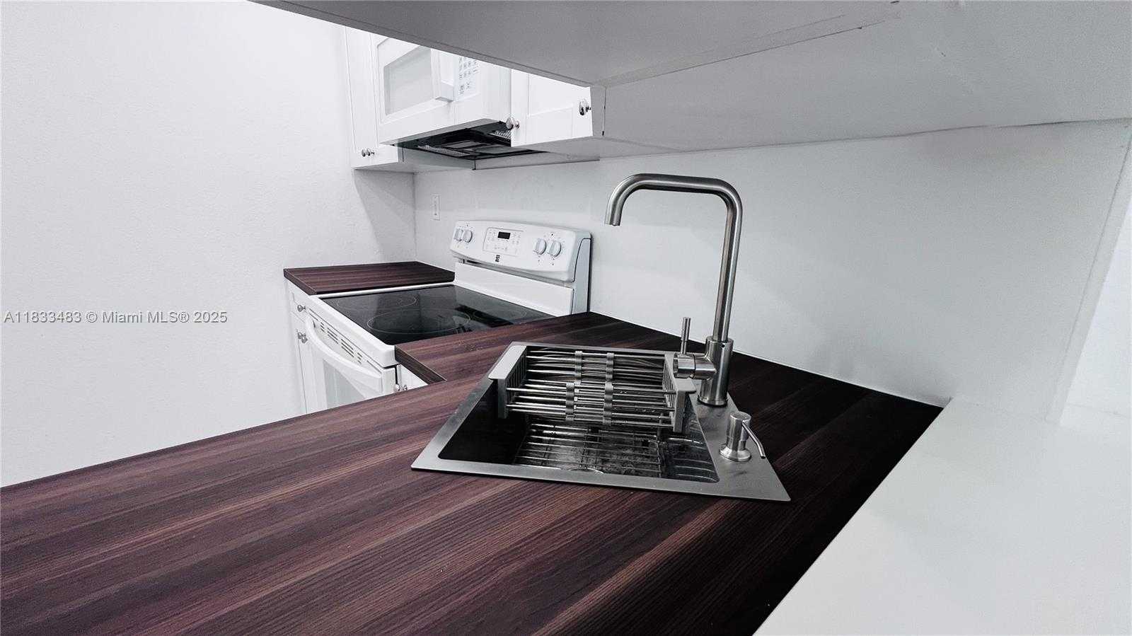 Small Image of 801 NORTH WEST 47TH AVE #315W, Miami Number 7