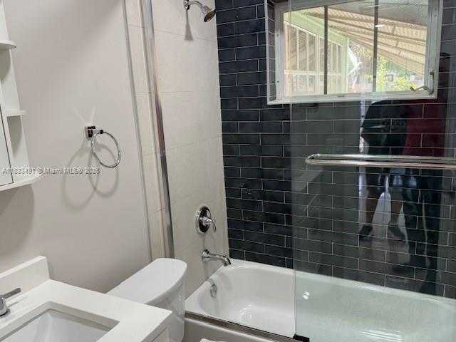 Small Image of 917 SOUTH EAST 15TH CT, Deerfield Beach Number 12