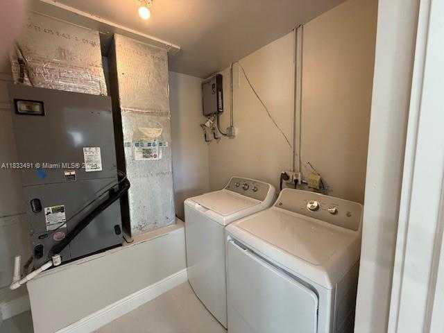 Small Image of 917 SOUTH EAST 15TH CT, Deerfield Beach Number 19