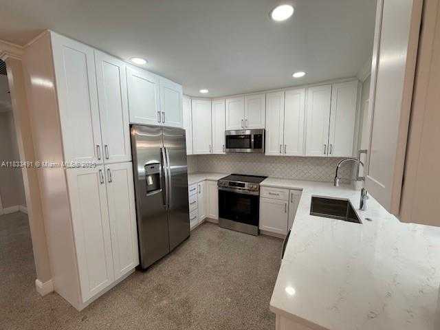 Small Image of 917 SOUTH EAST 15TH CT, Deerfield Beach Number 2