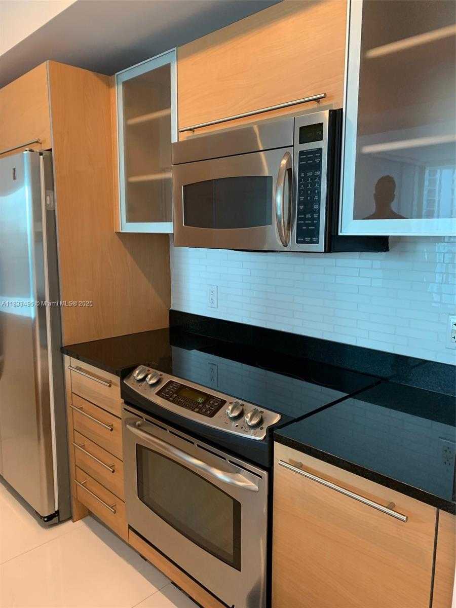 Small Image of 951 BRICKELL AVE #2311, Miami Number 10