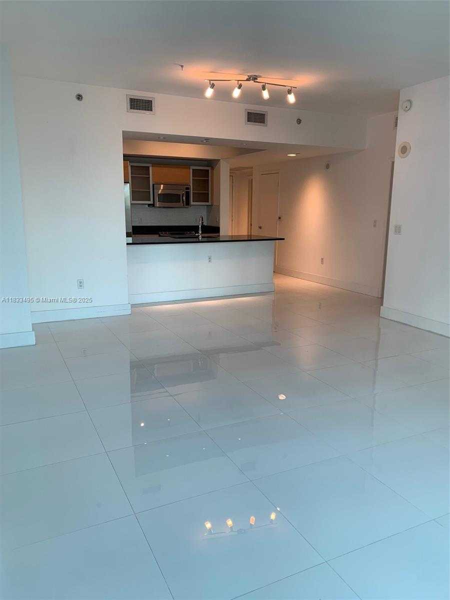 Small Image of 951 BRICKELL AVE #2311, Miami Number 7