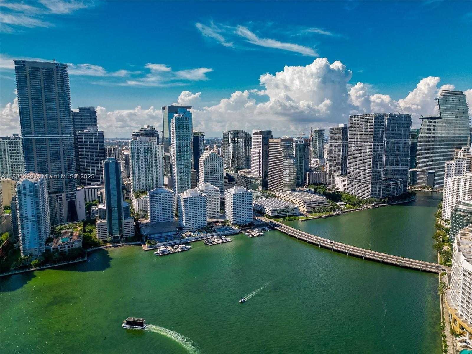 Small Image of 951 BRICKELL AVE #3505, Miami Number 25