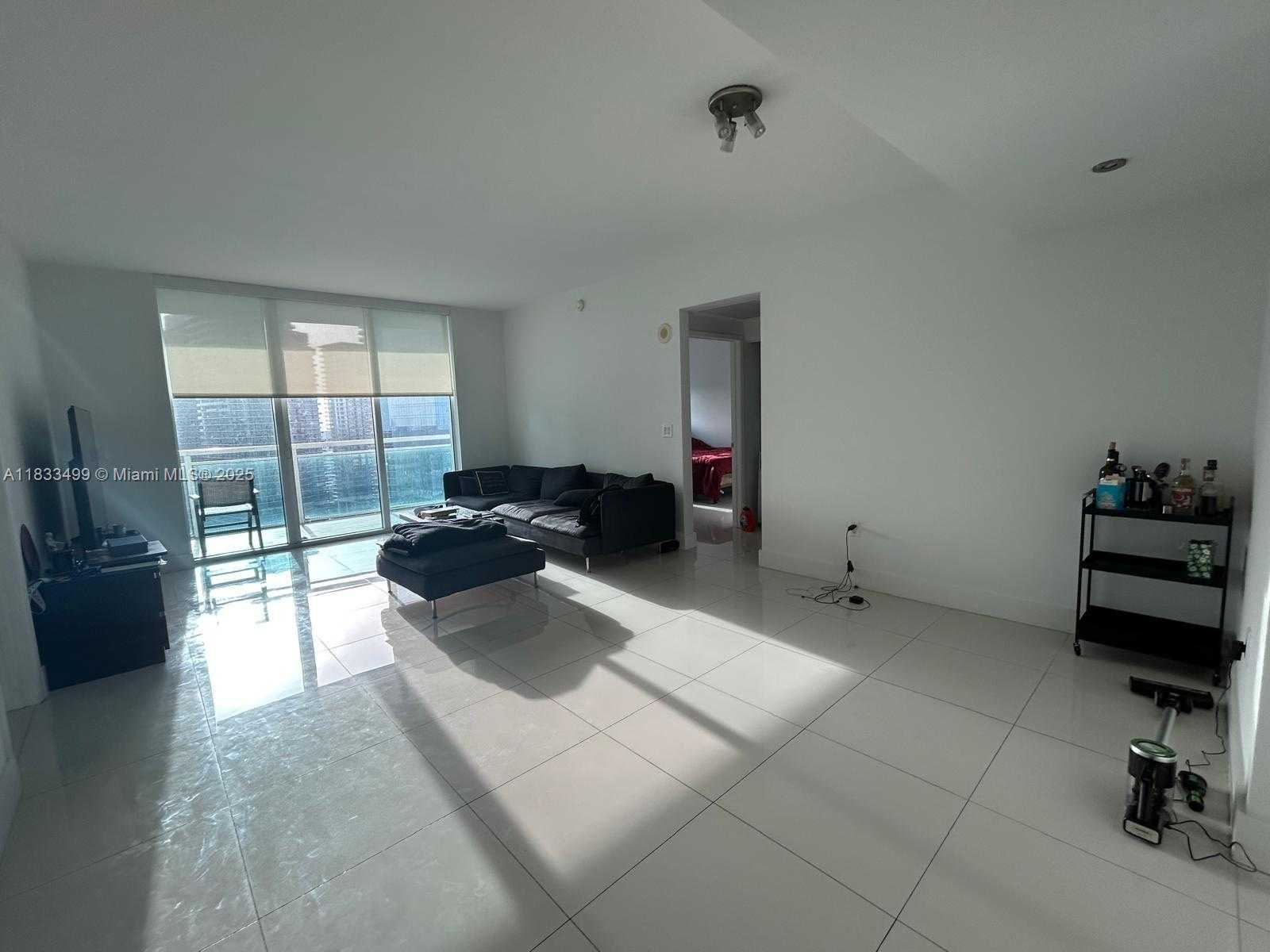 Small Image of 951 BRICKELL AVE #3505, Miami Number 6