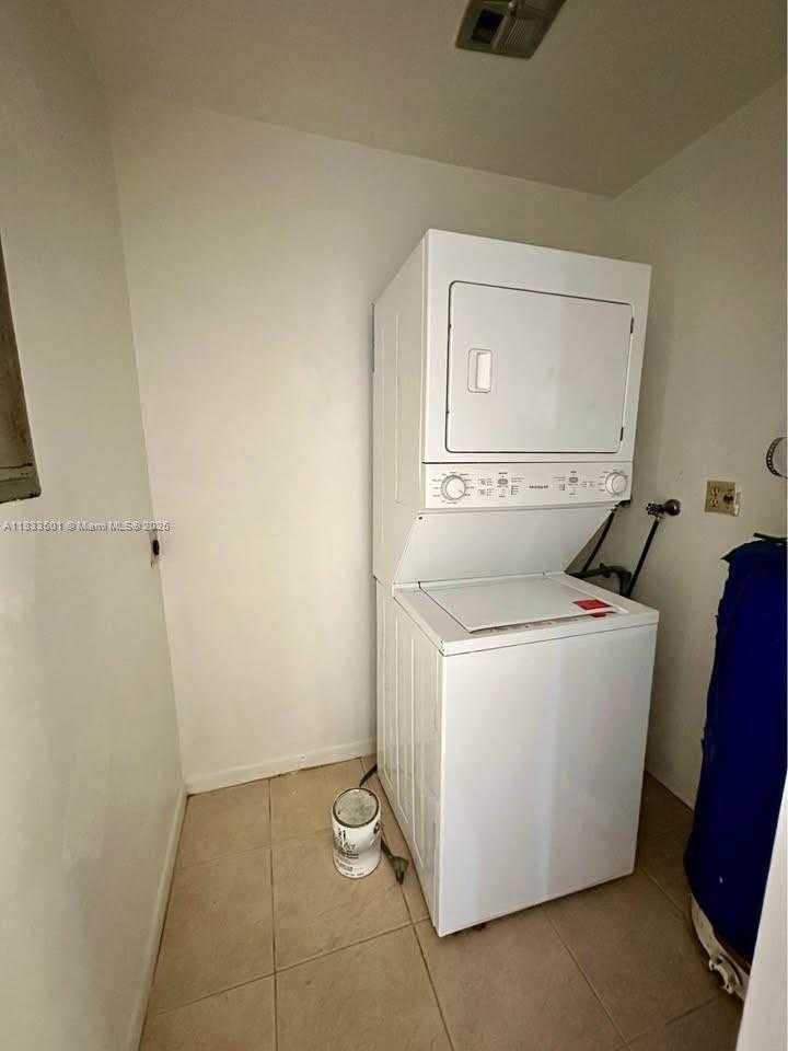 Small Image of 2610 HAYES ST #1, Hollywood Number 13