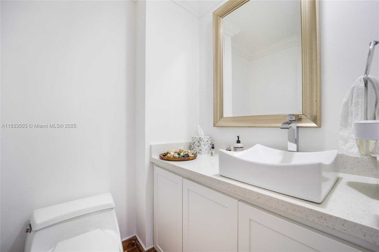 Small Image of 888 BRICKELL KEY DR #1802, Miami Number 12