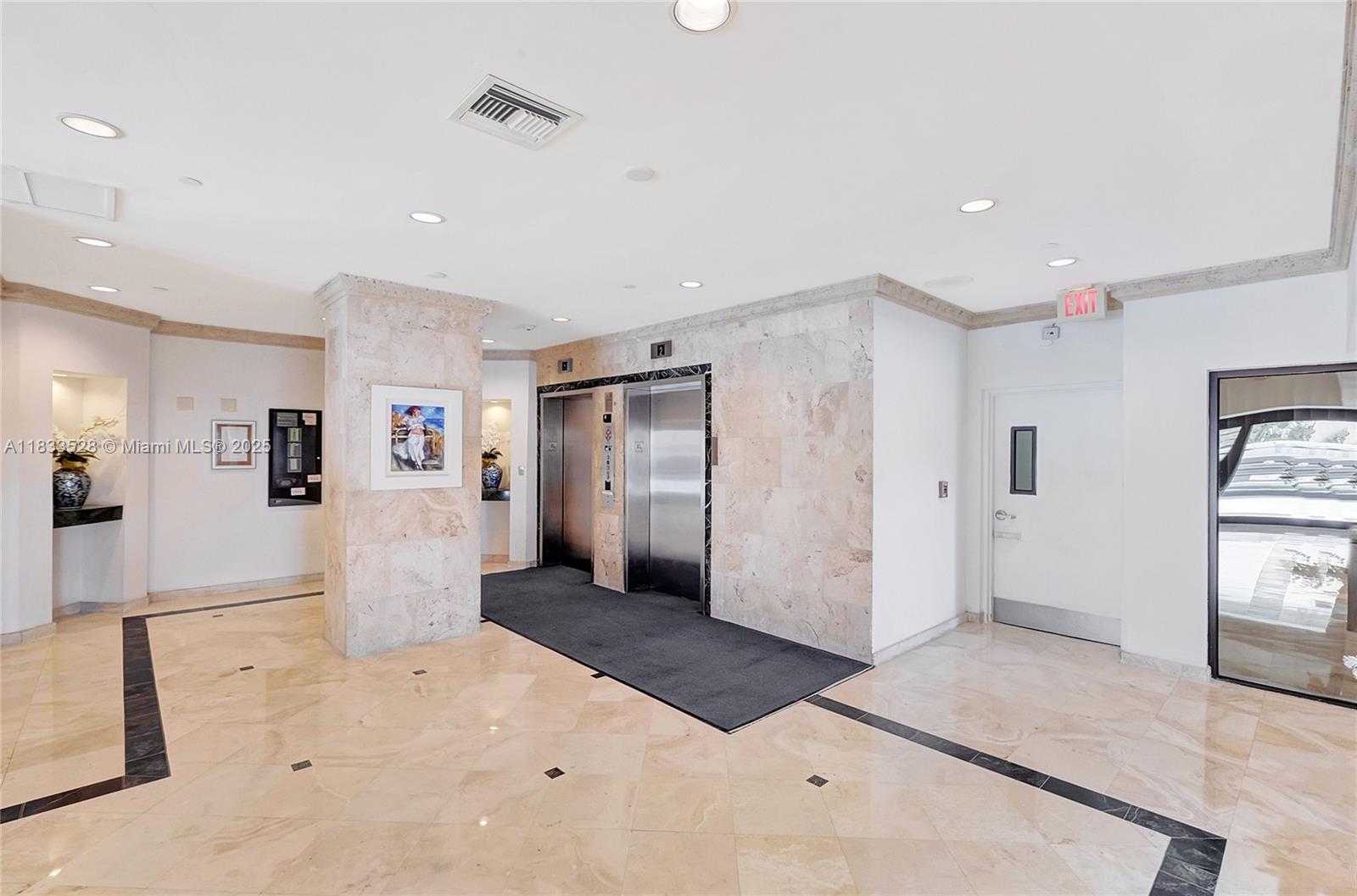 Small Image of 2625 COLLINS AVE #418, Miami Beach Number 11