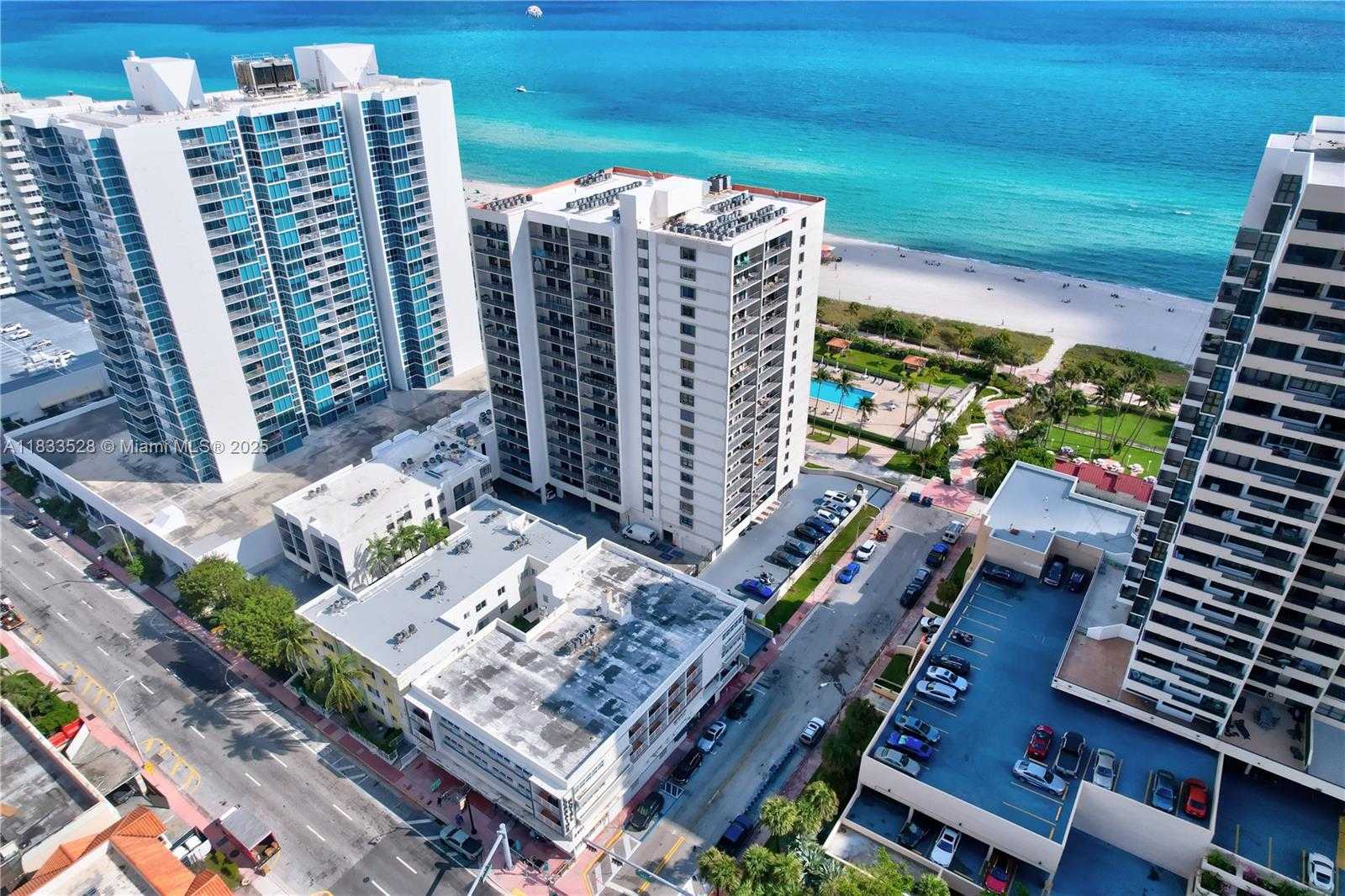 Small Image of 2625 COLLINS AVE #418, Miami Beach Number 2