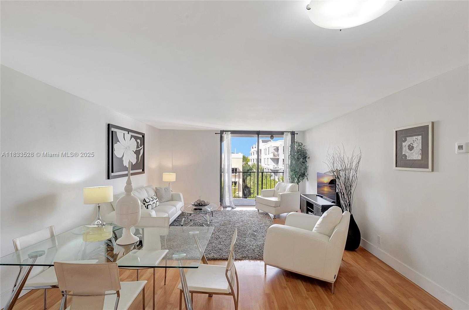 Small Image of 2625 COLLINS AVE #418, Miami Beach Number 21