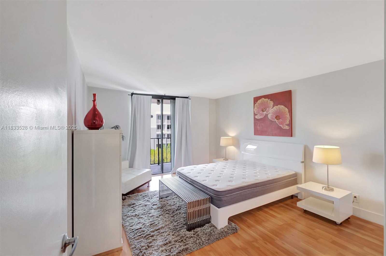 Small Image of 2625 COLLINS AVE #418, Miami Beach Number 23