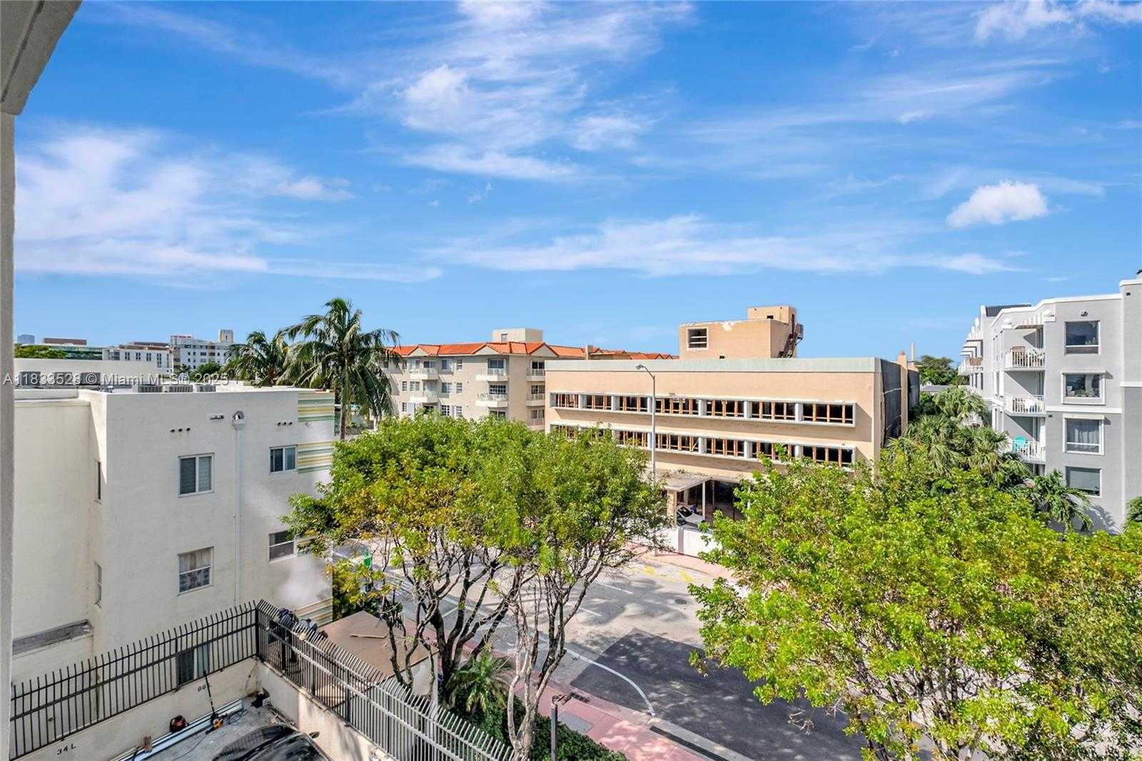 Small Image of 2625 COLLINS AVE #418, Miami Beach Number 40