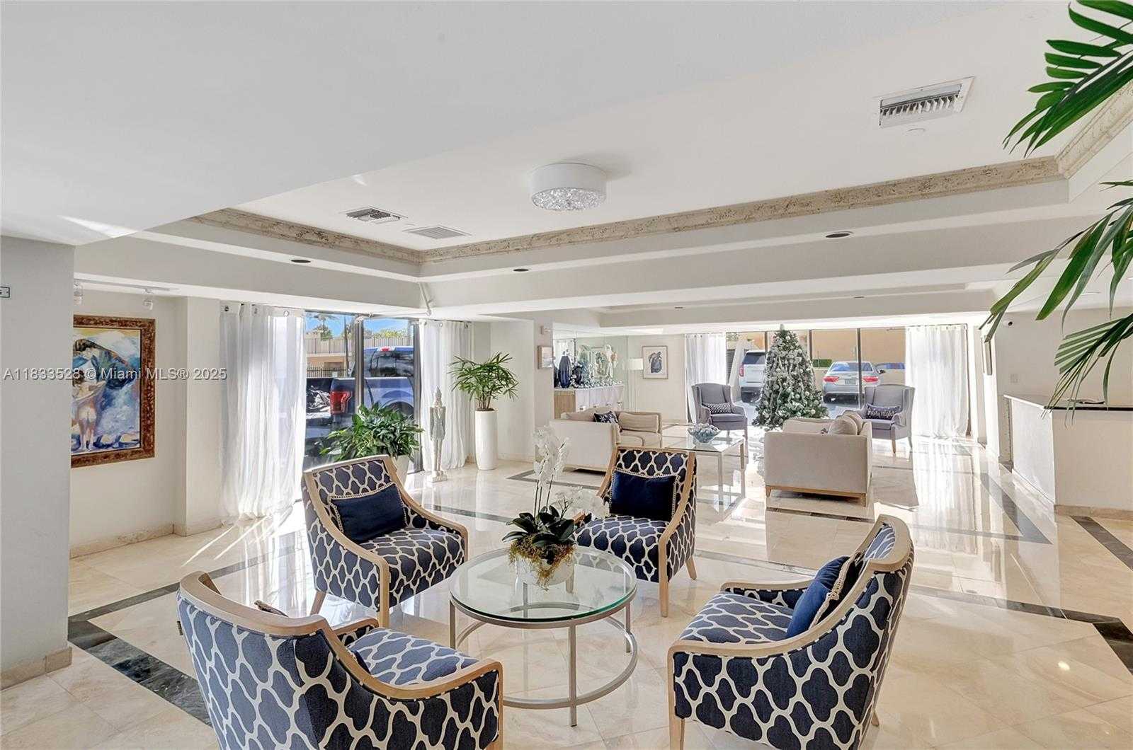 Small Image of 2625 COLLINS AVE #418, Miami Beach Number 8