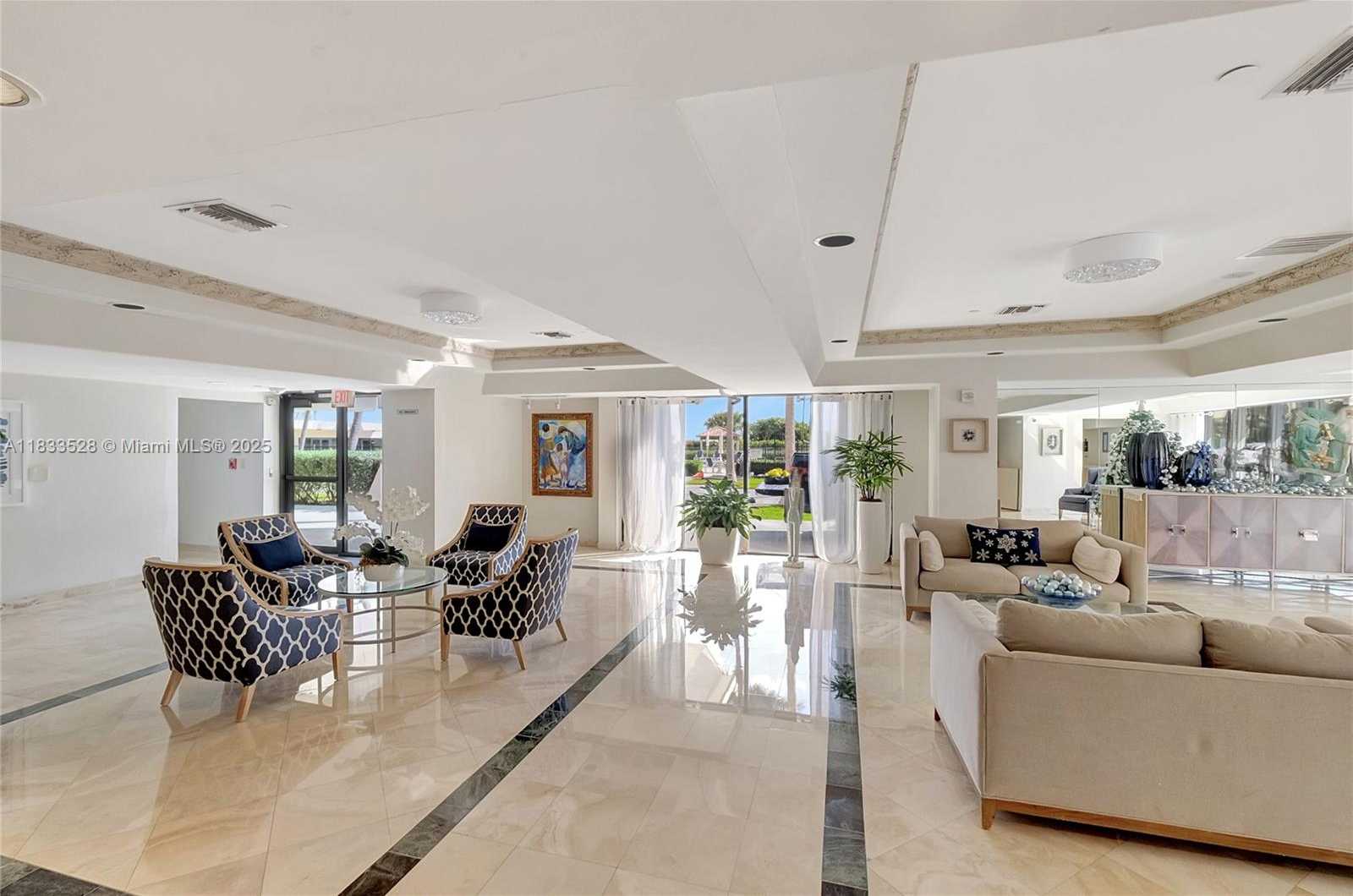 Small Image of 2625 COLLINS AVE #418, Miami Beach Number 9