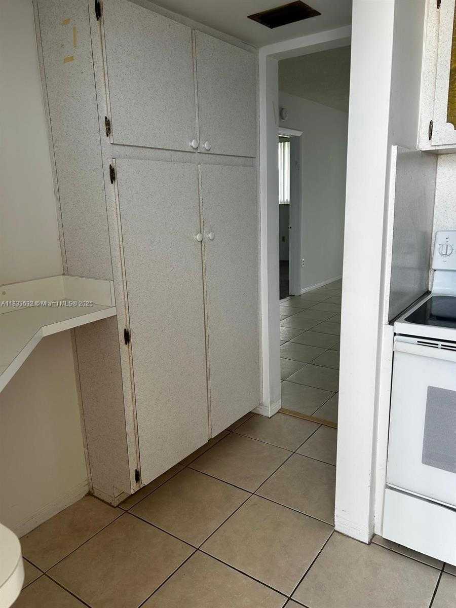 Small Image of 2903 POINT EAST DR #K611, Aventura Number 12