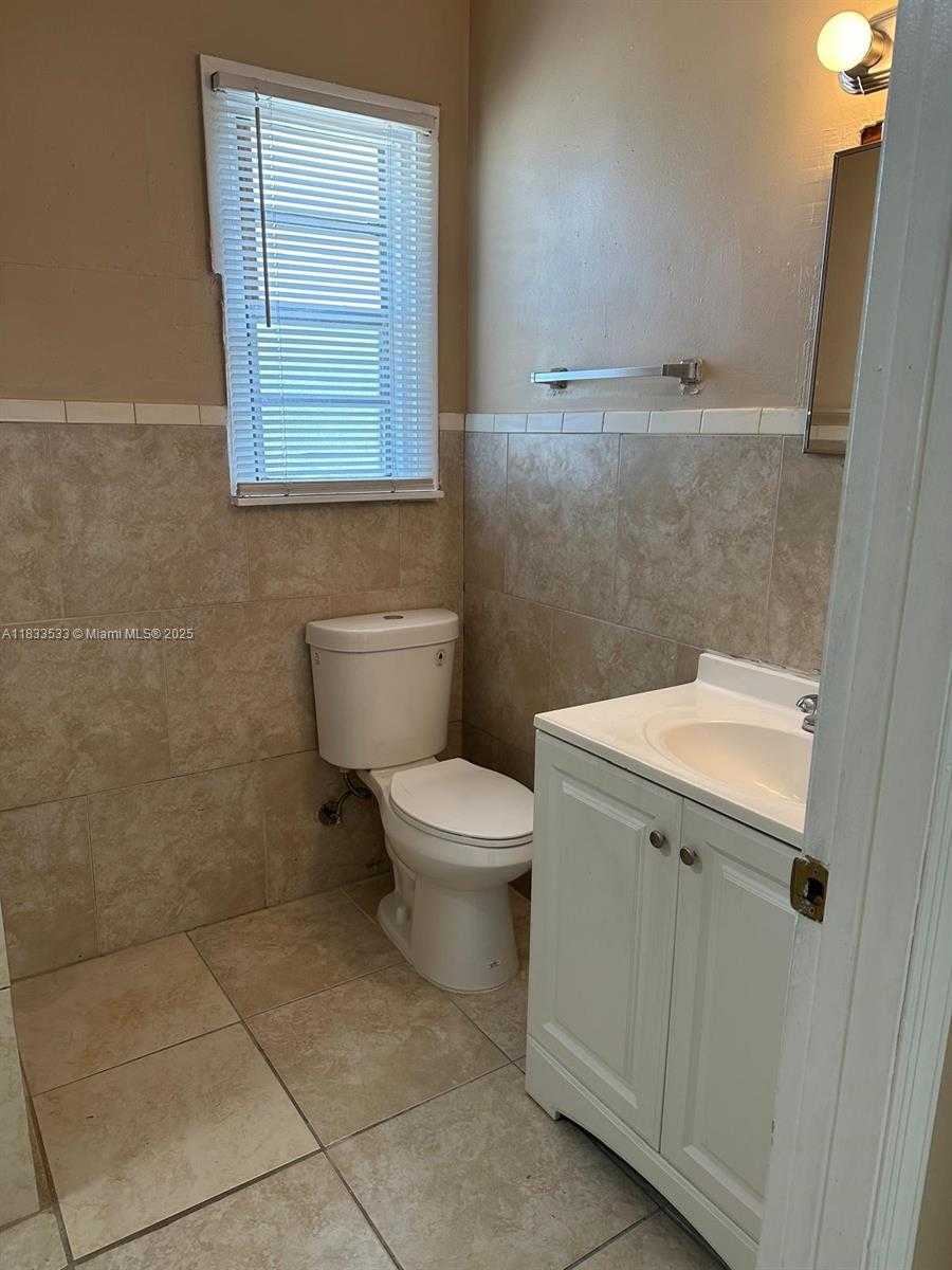 Small Image of 221 WEST 27TH ST #221, Riviera Beach Number 11
