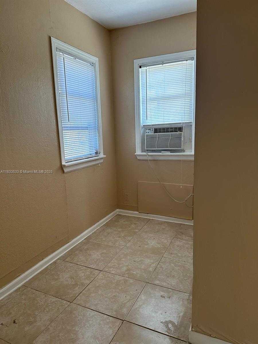 Small Image of 221 WEST 27TH ST #221, Riviera Beach Number 14