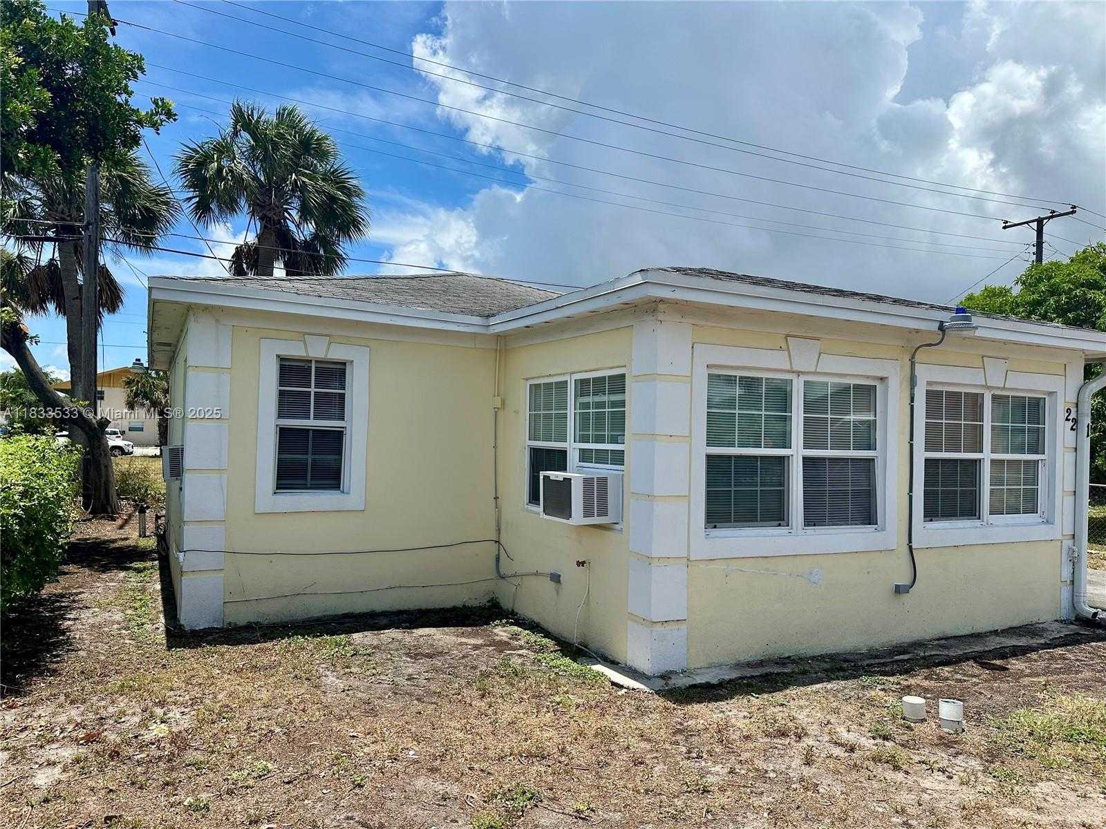 Small Image of 221 WEST 27TH ST #221, Riviera Beach Number 3