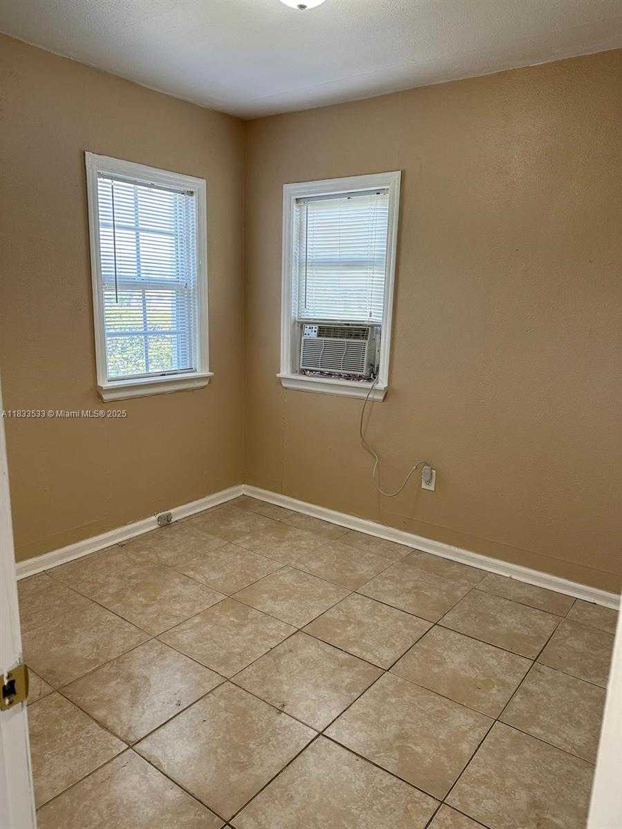 Small Image of 221 WEST 27TH ST #221, Riviera Beach Number 6
