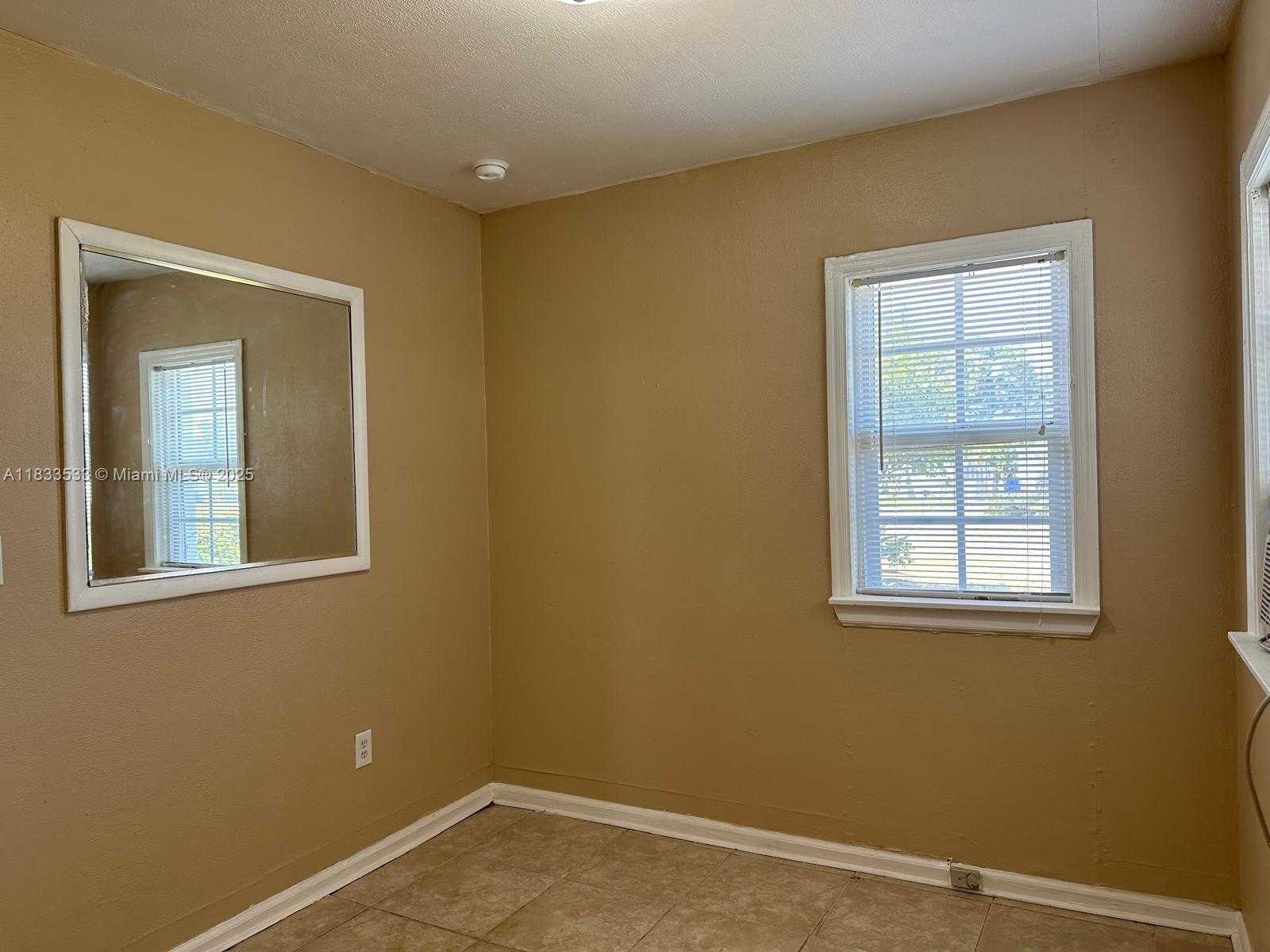 Small Image of 221 WEST 27TH ST #221, Riviera Beach Number 7