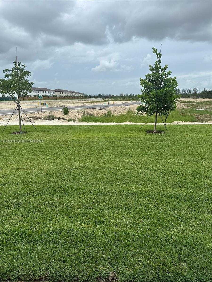 Small Image of 2923 SOUTH EAST 23 AVE #2923, Homestead Number 13