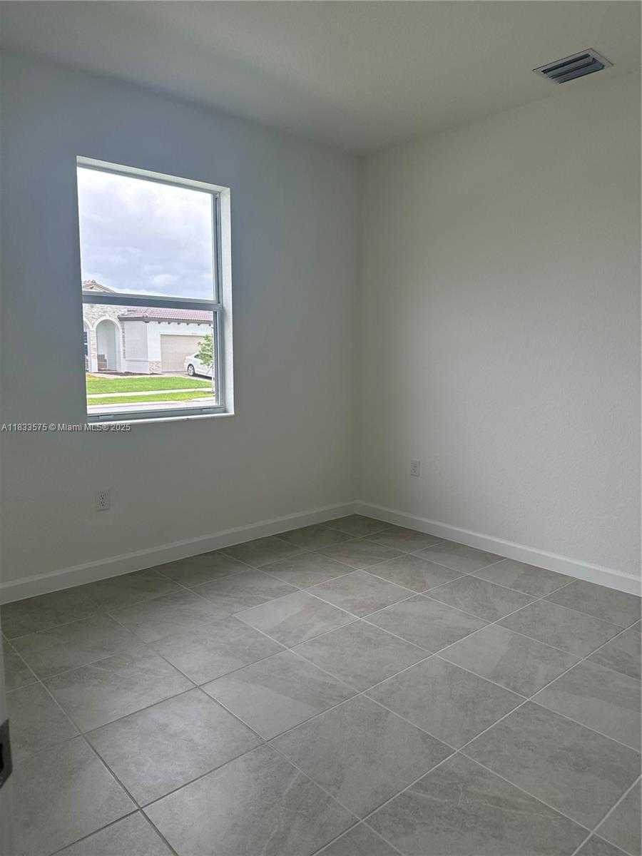 Small Image of 2923 SOUTH EAST 23 AVE #2923, Homestead Number 18