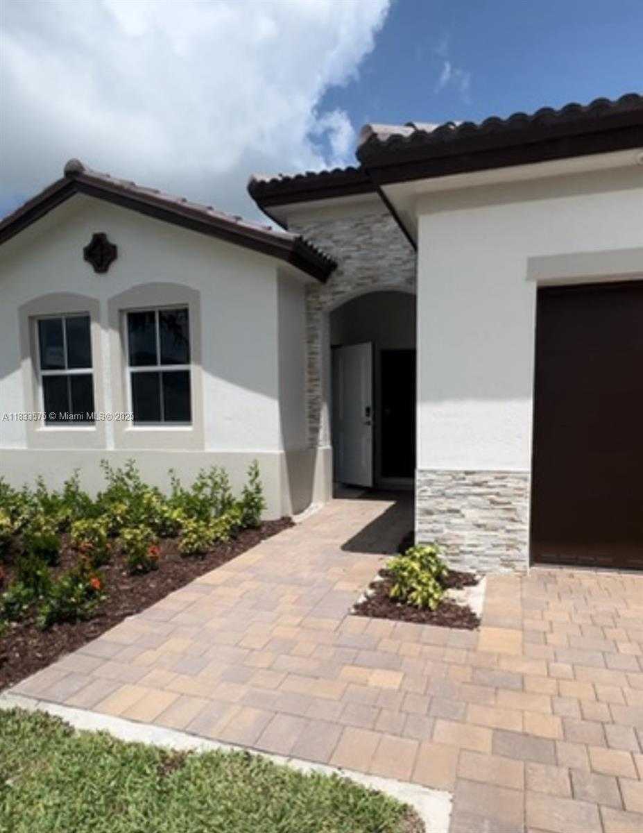 Small Image of 2923 SOUTH EAST 23 AVE #2923, Homestead Number 2