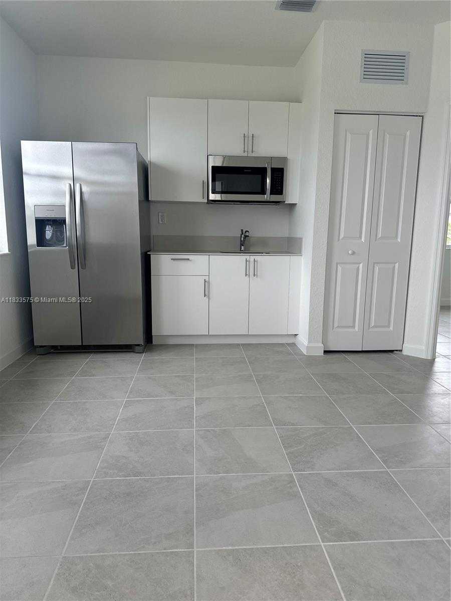 Small Image of 2923 SOUTH EAST 23 AVE #2923, Homestead Number 22