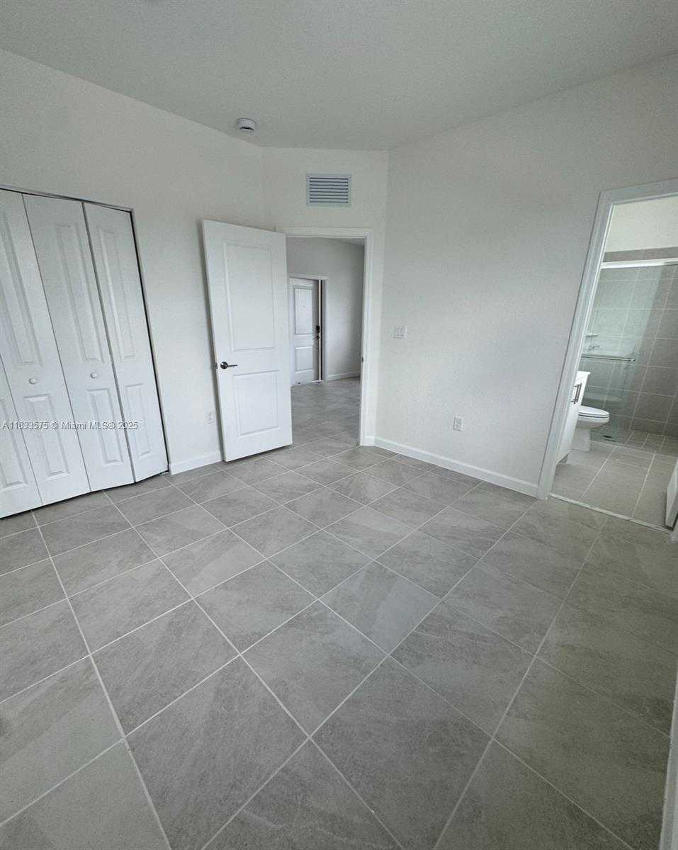Small Image of 2923 SOUTH EAST 23 AVE #2923, Homestead Number 3