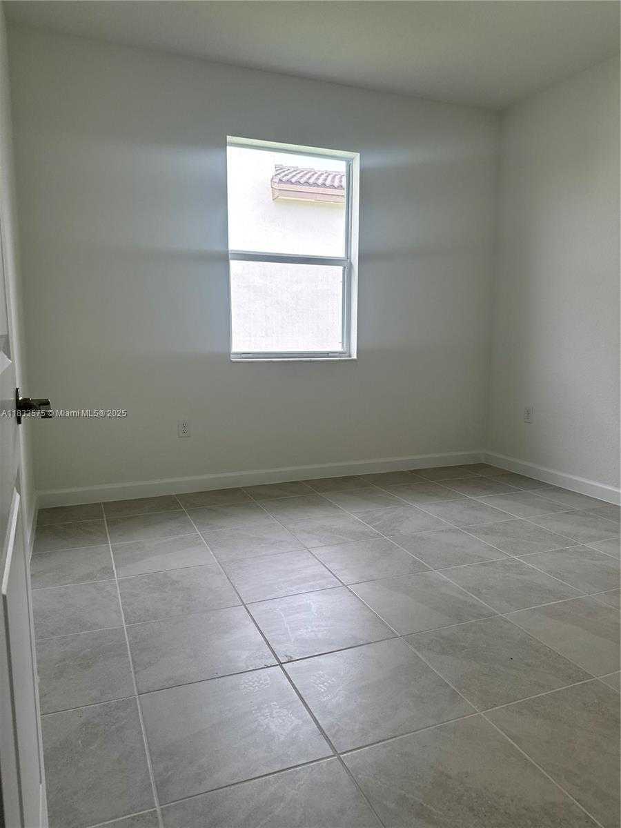 Small Image of 2923 SOUTH EAST 23 AVE #2923, Homestead Number 5