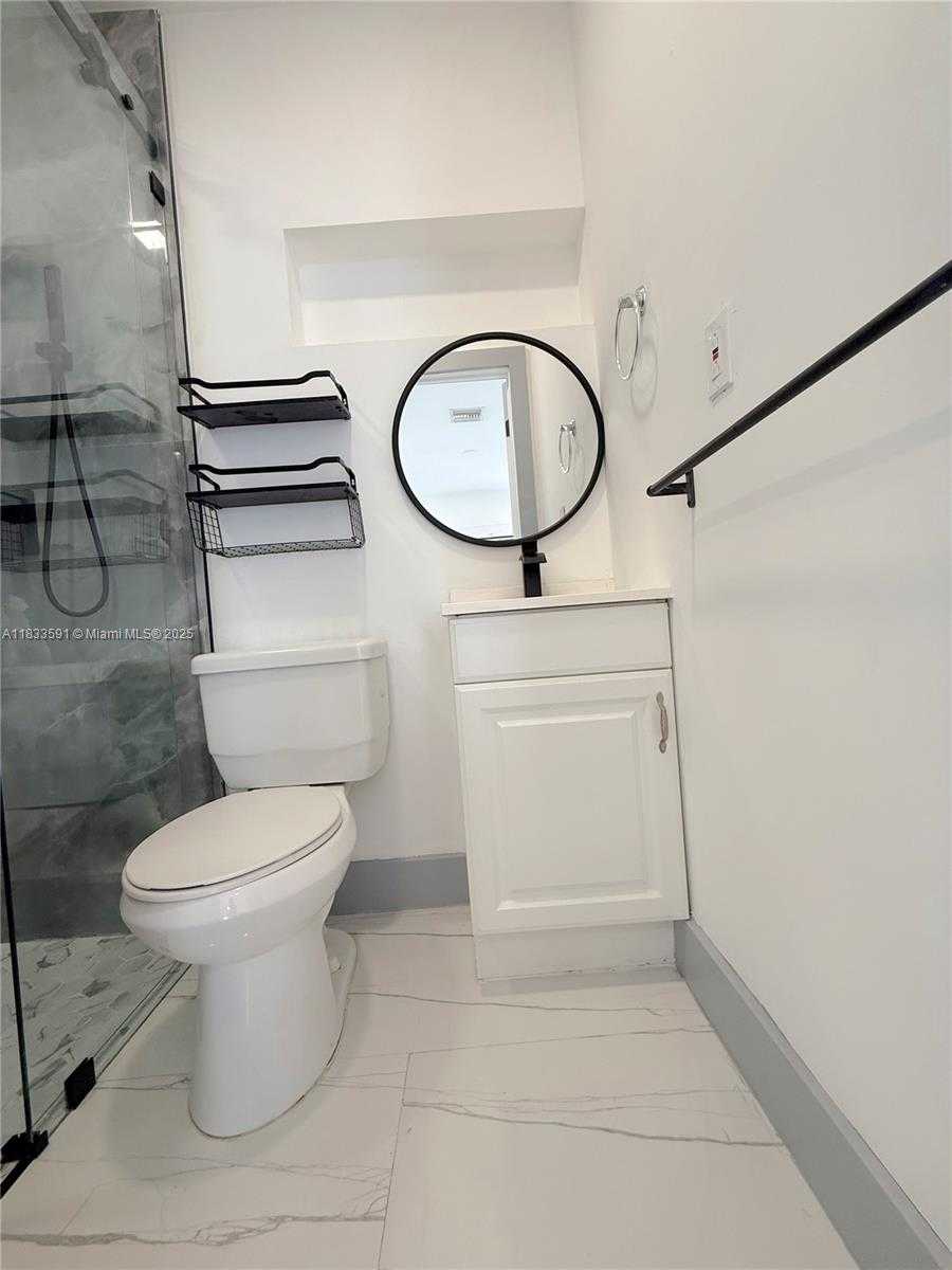 Small Image of 4536 SOUTH WEST 142ND PL ##1, Miami Number 13