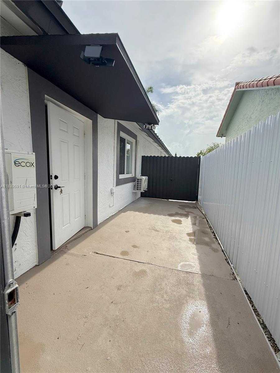 Small Image of 4536 SOUTH WEST 142ND PL ##1, Miami Number 14