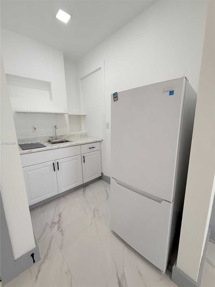 Small Image of 4536 SOUTH WEST 142ND PL ##1, Miami Number 3
