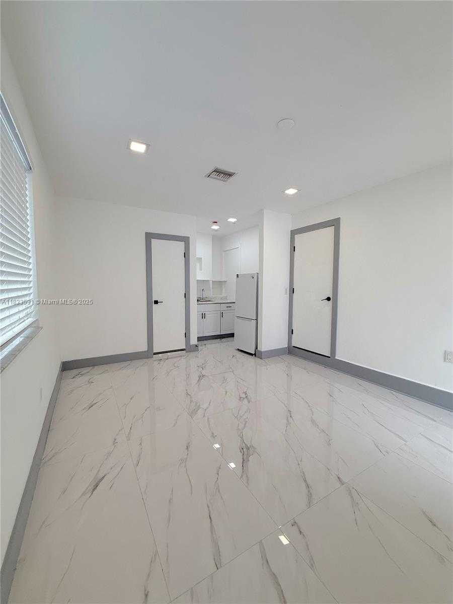 Small Image of 4536 SOUTH WEST 142ND PL ##1, Miami Number 5