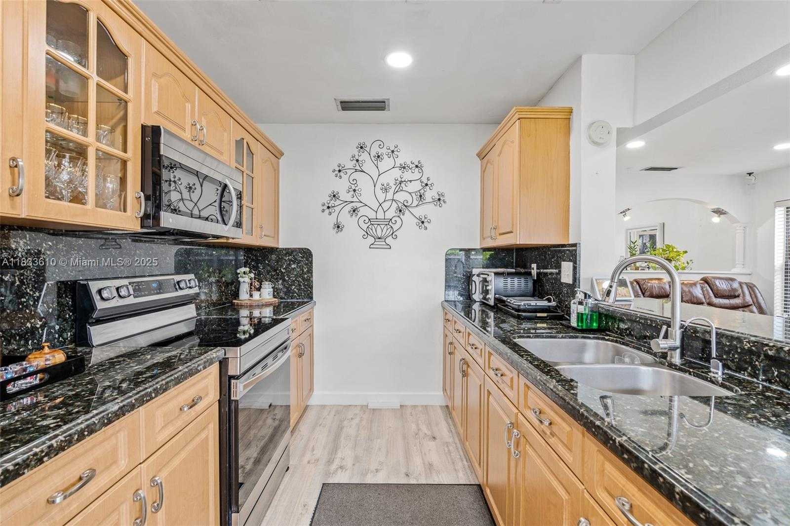 Small Image of 11914 SOUTH WEST 125TH PL #N/A, Miami Number 7