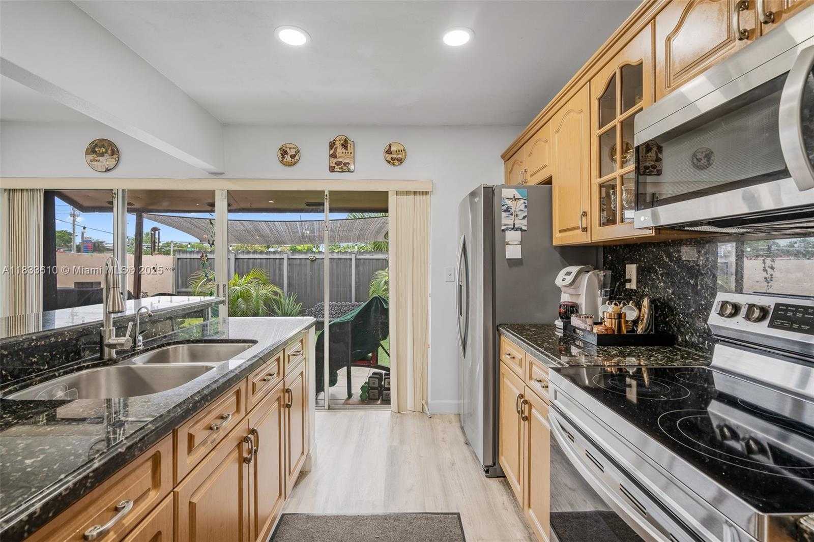 Small Image of 11914 SOUTH WEST 125TH PL #N/A, Miami Number 8