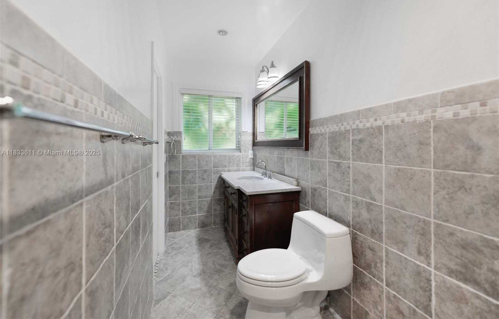 Small Image of 3615 RIVIERA CT #3615, Coral Gables Number 19