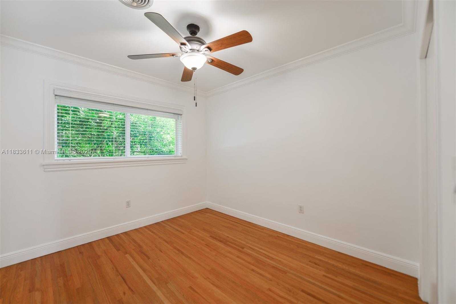 Small Image of 3615 RIVIERA CT #3615, Coral Gables Number 25