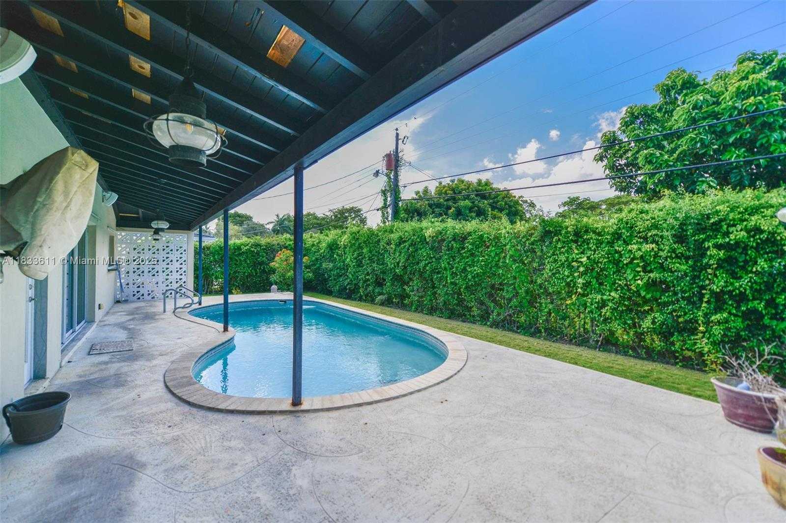 Small Image of 3615 RIVIERA CT #3615, Coral Gables Number 34