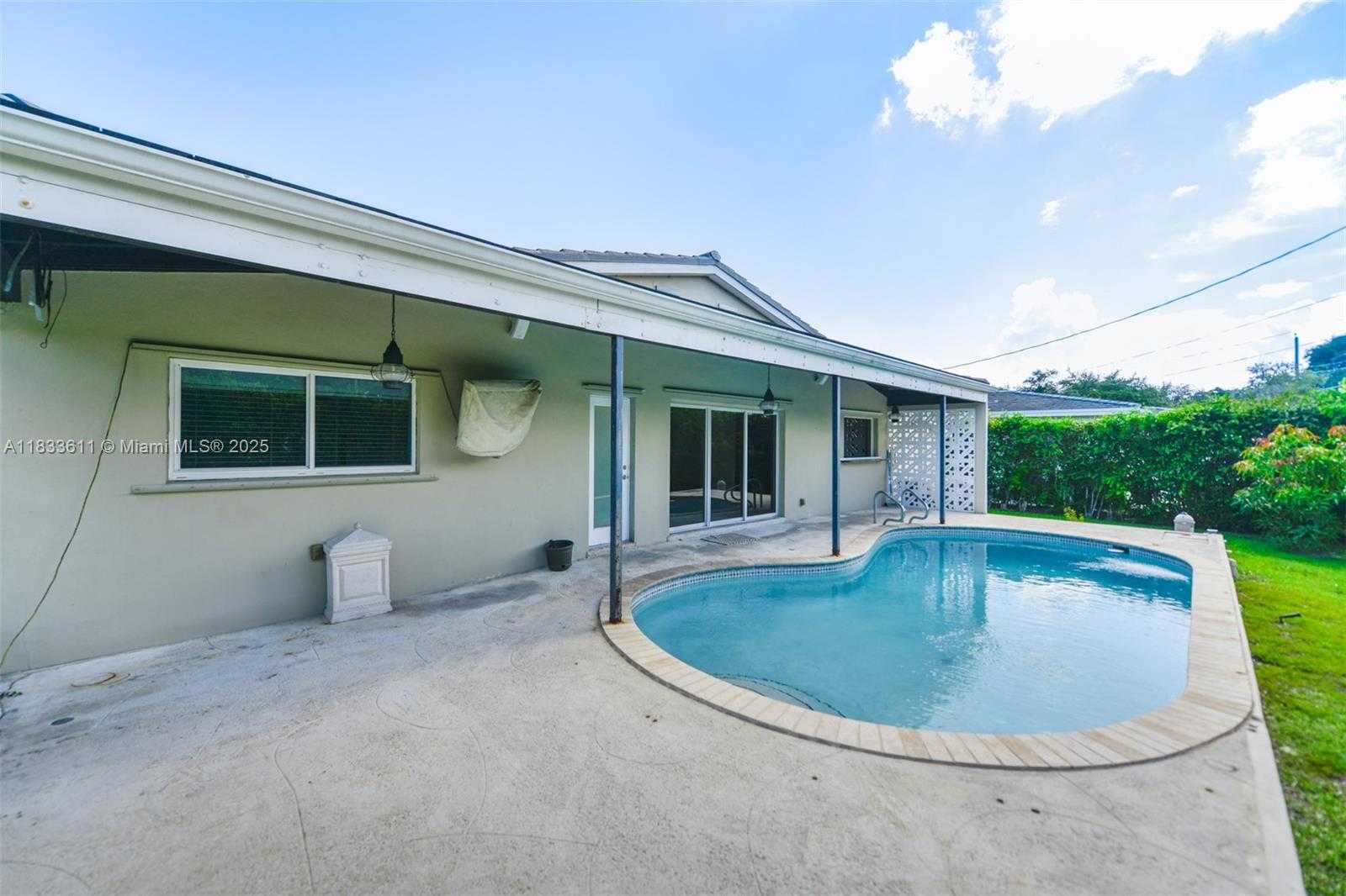 Small Image of 3615 RIVIERA CT #3615, Coral Gables Number 35