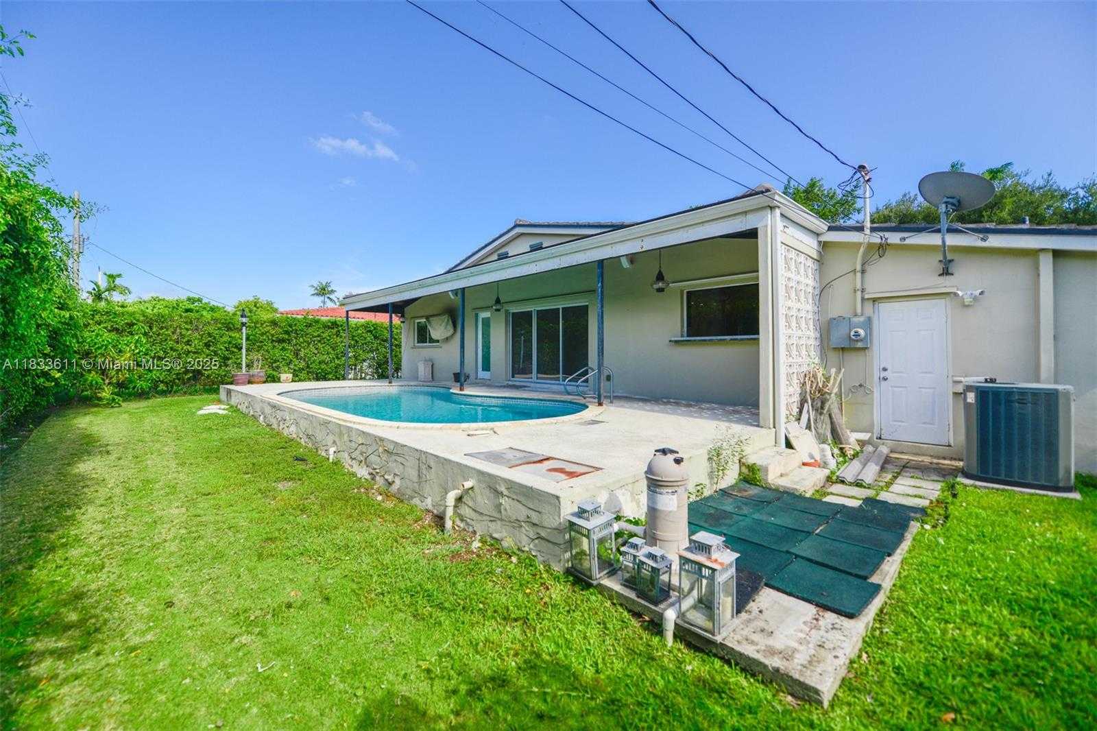 Small Image of 3615 RIVIERA CT #3615, Coral Gables Number 37