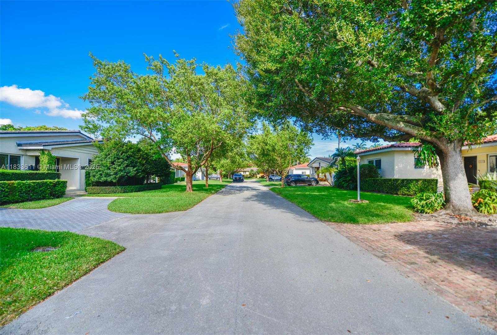 Small Image of 3615 RIVIERA CT #3615, Coral Gables Number 39