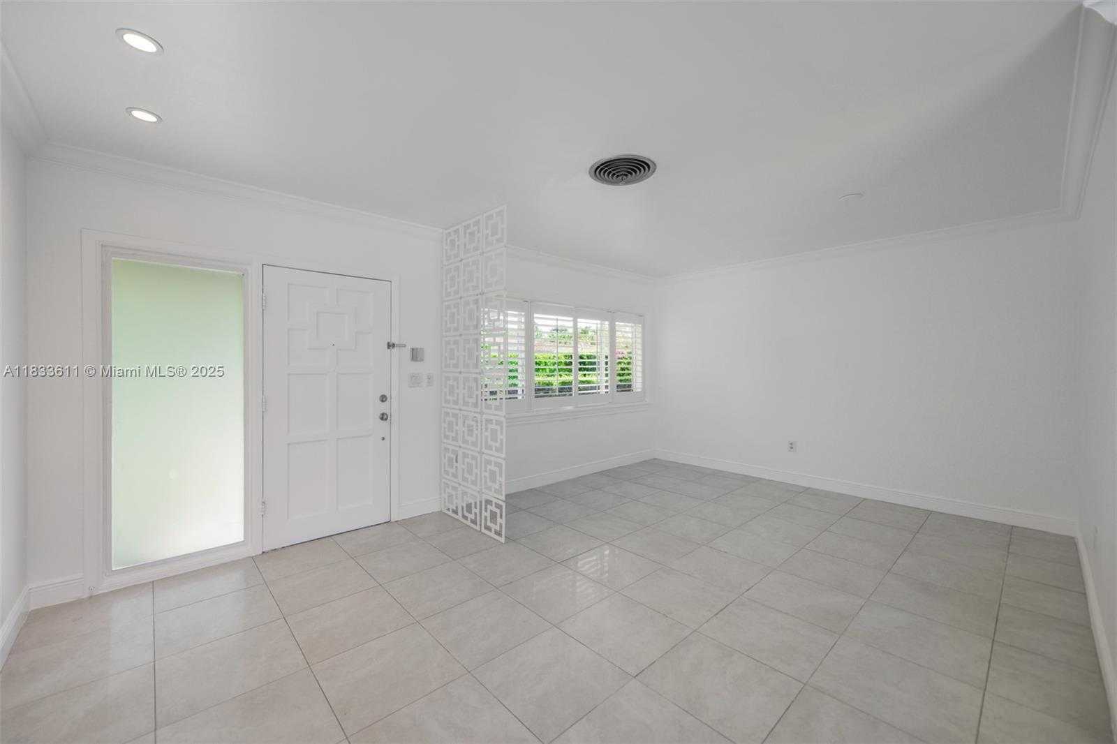 Small Image of 3615 RIVIERA CT #3615, Coral Gables Number 5