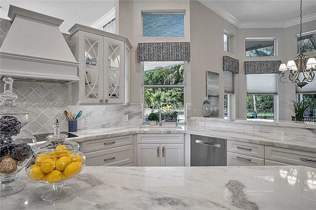 Small Image of 6807 NORTH WEST 66TH WAY, Parkland Number 13