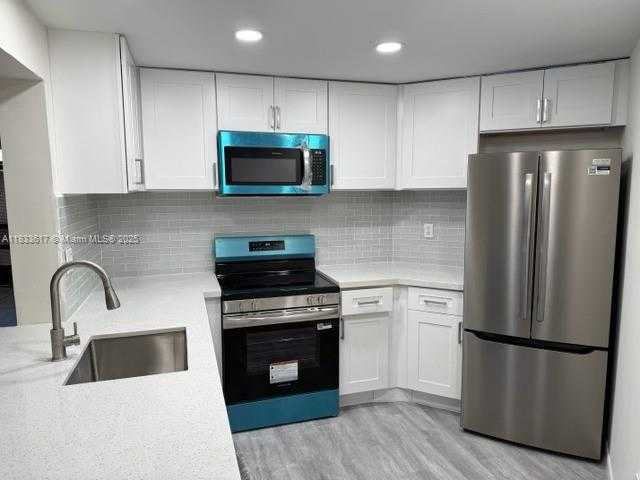 Small Image of 9421 FONTAINEBLEAU BLVD #106-35, Miami Number 10