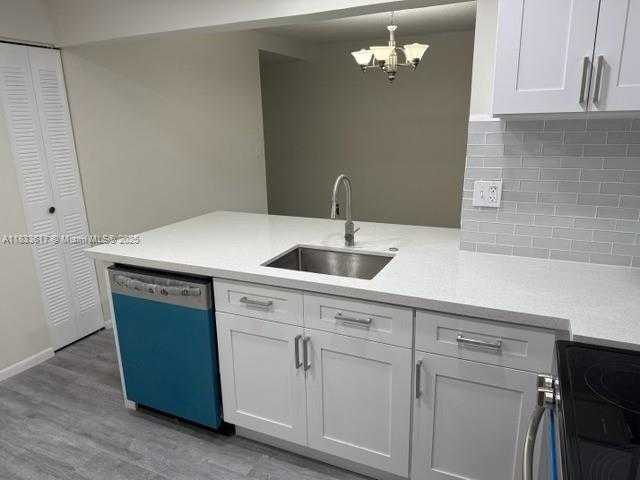 Small Image of 9421 FONTAINEBLEAU BLVD #106-35, Miami Number 14