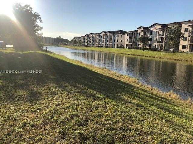 Small Image of 9421 FONTAINEBLEAU BLVD #106-35, Miami Number 28