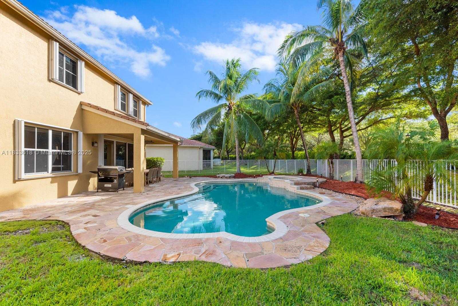 Small Image of 4008 STAGHORN LN, Weston Number 15