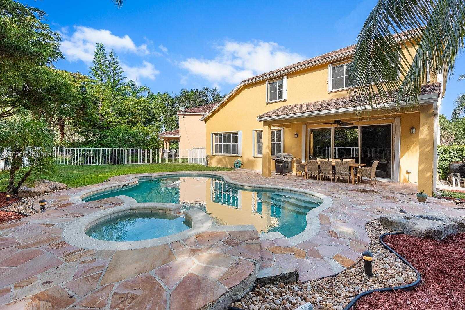 Small Image of 4008 STAGHORN LN, Weston Number 16