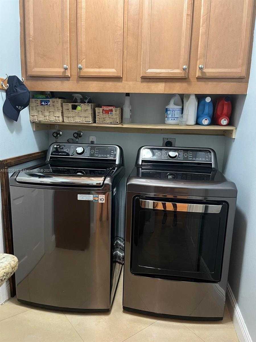 Small Image of 4008 STAGHORN LN, Weston Number 9